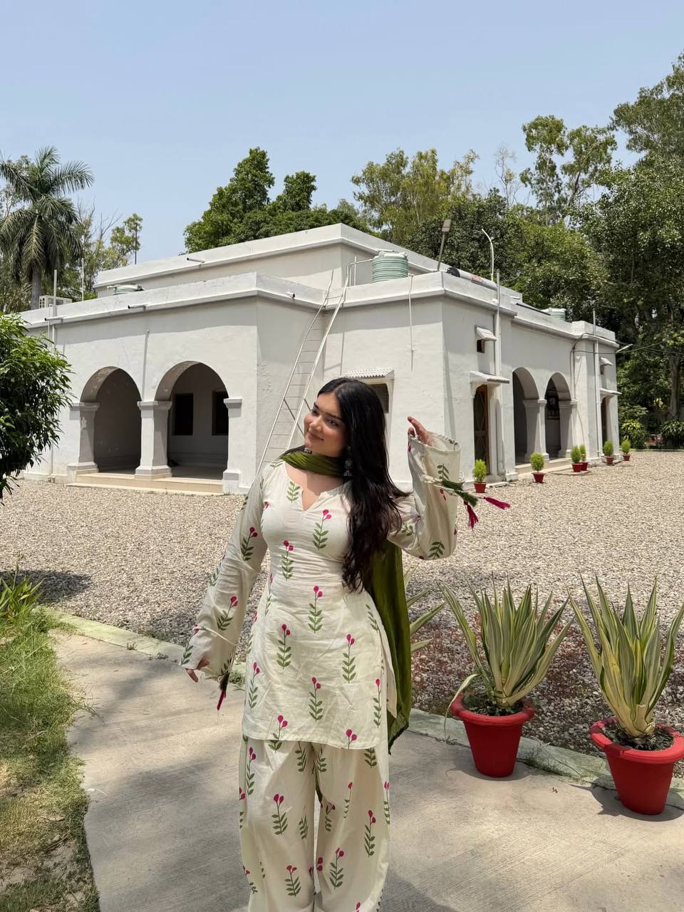 Women's Elegant Cambric Cotton Kurti with Farshi Pant & Dupatta