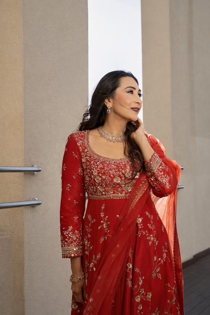 Elegant Fox Georgette Embroidered Gown Set with Dupatta for Women