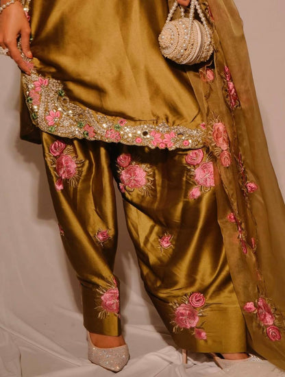 Luxury Crepe Silk Kurta Pant Set with Heavy Embroidery | Eid & Traditional Occasion Wear