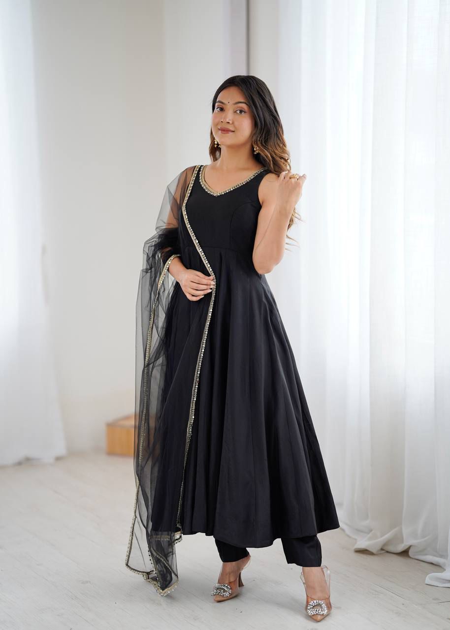Women’s black fully flared Anarkali dress for festive wear