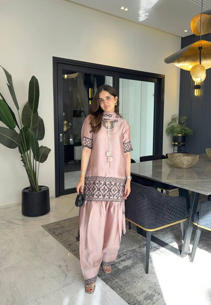 Dusty pink crepe silk embroidered kurta set front view with farshi salwar and organza dupatta
