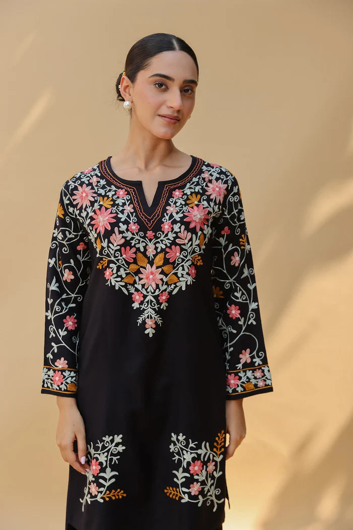 Roman silk kurta with stylish farsi pants for women